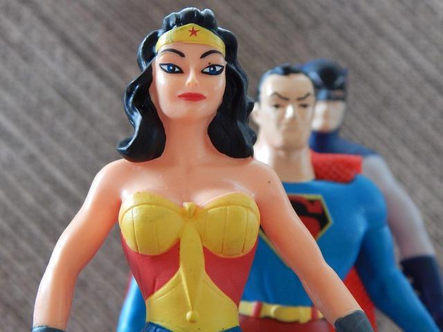 Milf glamour au naturel devant la caméra dans l’instant